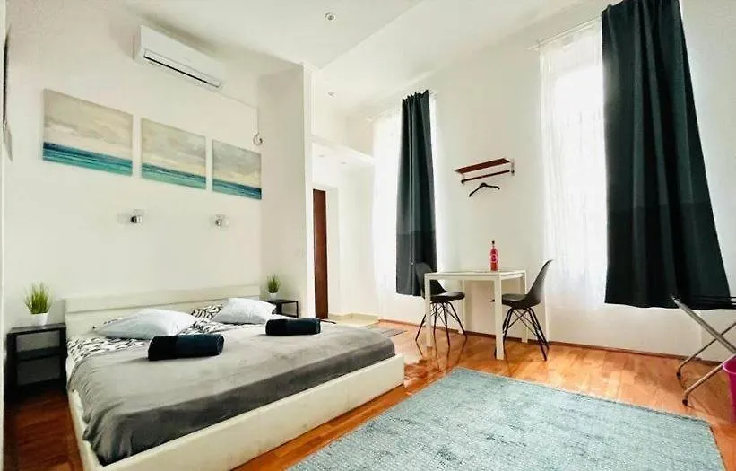 Kazy Studio - In The Heart Of Budapest Ungheria